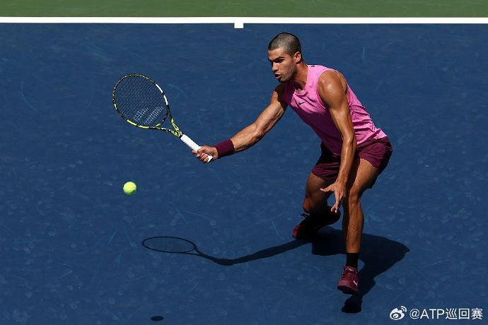 阿尔卡拉斯3-0轻取达尔德里，晋级美网男单16强